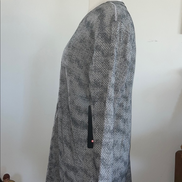 Lululemon - Picture 4 of 8